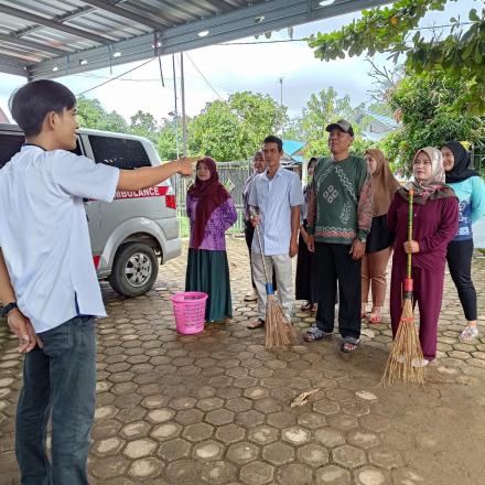 Kegiatan Gerakan Serentak Pemberantasan Sarang Nyamuk di Desa Pasiraman